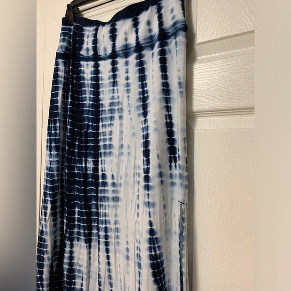 Athleta Maxi Skirt Size Large (L) Navy & White Tie Dye/Shibori Print - Picture 2 of 11